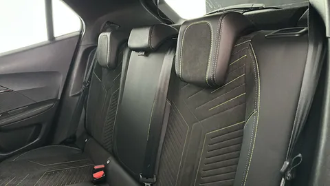 PEUGEOT 2008 1.2 PureTech 130 GT EAT8