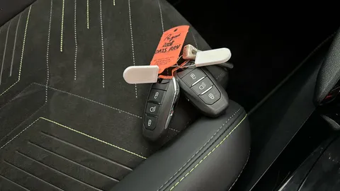 PEUGEOT 2008 1.2 PureTech 130 GT EAT8