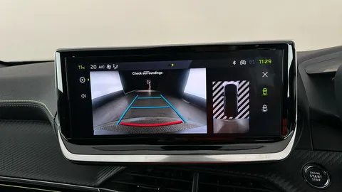 PEUGEOT 2008 1.2 PureTech 130 GT EAT8