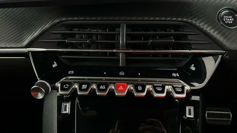 PEUGEOT 2008 1.2 PureTech 130 GT EAT8