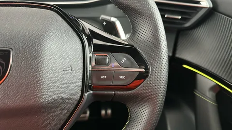 PEUGEOT 2008 1.2 PureTech 130 GT EAT8