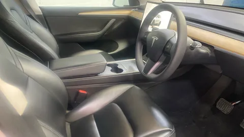 Tesla                     Model Y Long Range AWD Auto