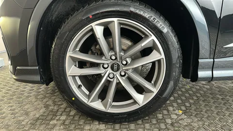 AUDI Q3 35 TFSI Black Edition S Tronic [C+S Pack]