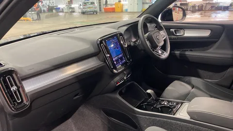 Volvo Xc40 2.0 B4P Plus Dark Auto