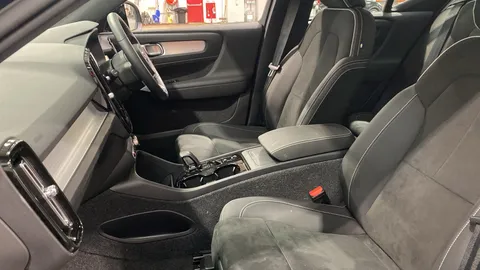 Volvo Xc40 2.0 B4P Plus Dark Auto