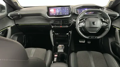 PEUGEOT 2008 1.2 PureTech 130 GT EAT8