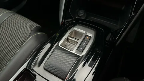 PEUGEOT 2008 1.2 PureTech 130 GT EAT8