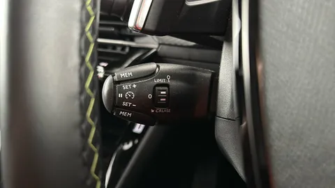 PEUGEOT 2008 1.2 PureTech 130 GT EAT8