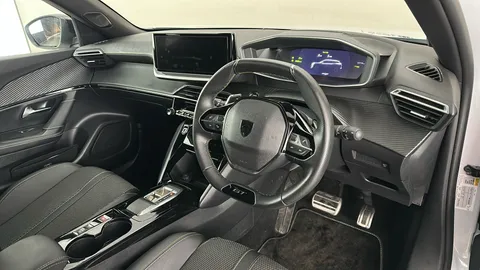 PEUGEOT 2008 1.2 PureTech 130 GT EAT8