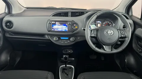 TOYOTA YARIS 1.5 Hybrid Icon Tech CVT
