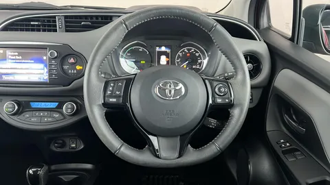 TOYOTA YARIS 1.5 Hybrid Icon Tech CVT