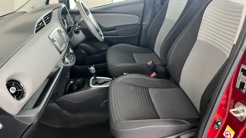 TOYOTA YARIS 1.5 Hybrid Icon Tech CVT
