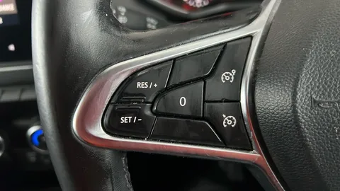 RENAULT CLIO 1.0 TCe 100 Iconic