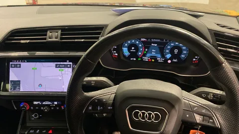 AUDI Q3 45 TFSI e S Line S Tronic