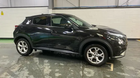 NISSAN JUKE 1.0 DiG-T N-Connecta DCT