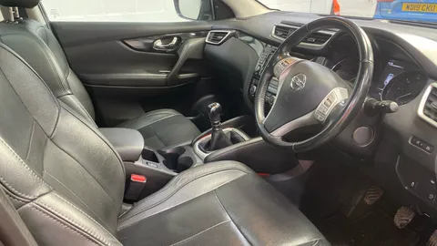 NISSAN QASHQAI 1.5 dCi Tekna