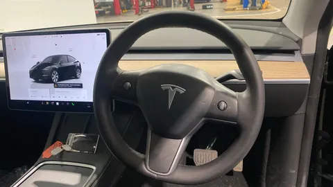 TESLA MODEL Y Long Range AWD Auto