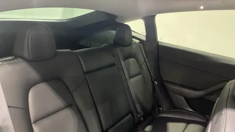 TESLA MODEL Y Long Range AWD Auto