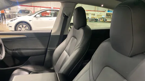 TESLA MODEL Y Long Range AWD Auto