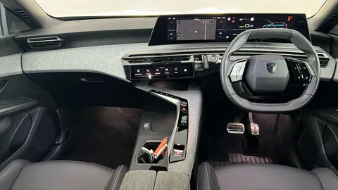 PEUGEOT 3008 157kW Allure 73kWh Auto