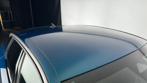 PEUGEOT 3008 157kW Allure 73kWh Auto