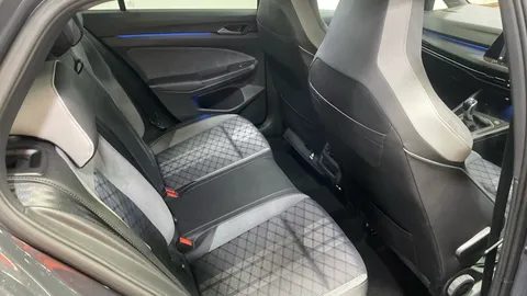 VOLKSWAGEN GOLF 1.5 TSI R-Line