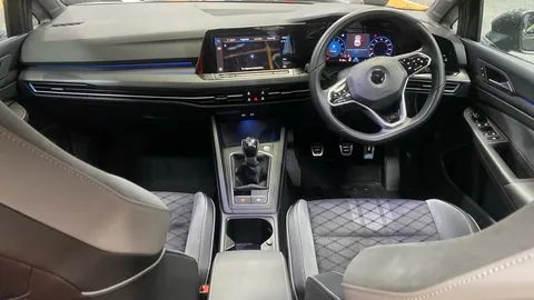 VOLKSWAGEN GOLF 1.5 TSI R-Line