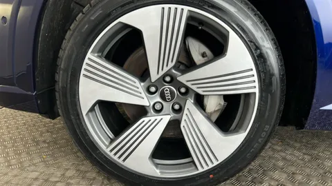 AUDI E-TRON 300kW 55 Quattro 95kWh S Line Auto