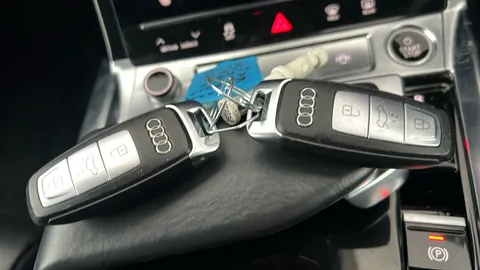 AUDI E-TRON 300kW 55 Quattro 95kWh S Line Auto