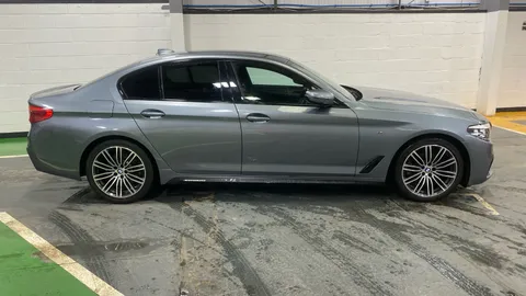 BMW 5 SERIES 520d xDrive M Sport Auto [Plus Pack]