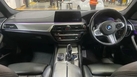 BMW 5 SERIES 520d xDrive M Sport Auto [Plus Pack]