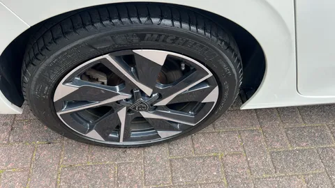 PEUGEOT 308 1.6 Plug-in Hybrid Allure Premium e-EAT8