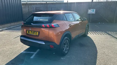 PEUGEOT 2008 1.2 PureTech Active Premium