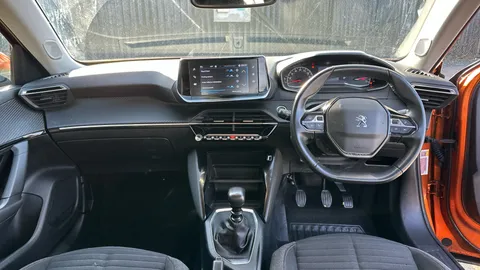 PEUGEOT 2008 1.2 PureTech Active Premium