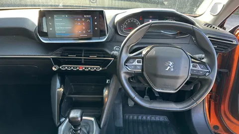 PEUGEOT 2008 1.2 PureTech Active Premium