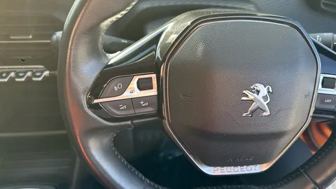 PEUGEOT 2008 1.2 PureTech Active Premium