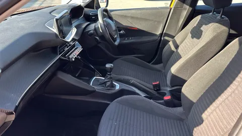 PEUGEOT 2008 1.2 PureTech Active Premium