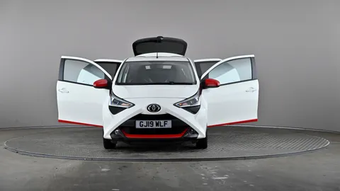 TOYOTA AYGO 1.0 VVT-i X-Trend x-shift