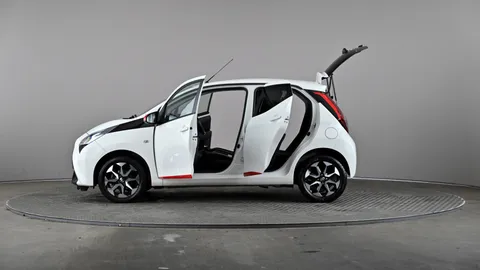 TOYOTA AYGO 1.0 VVT-i X-Trend x-shift