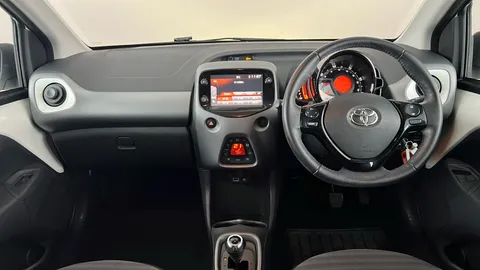 TOYOTA AYGO 1.0 VVT-i X-Trend x-shift