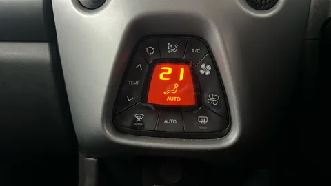 TOYOTA AYGO 1.0 VVT-i X-Trend x-shift