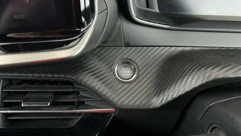 PEUGEOT 2008 1.2 PureTech 130 Allure EAT8