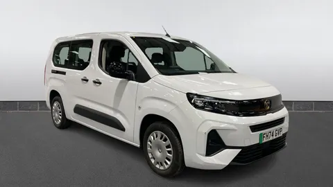 VAUXHALL COMBO LIFE 100kW Design XL 52kWh Auto [7 Seat]