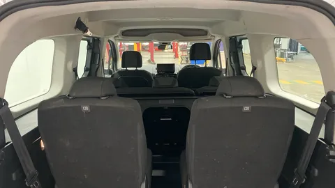 VAUXHALL COMBO LIFE 100kW Design XL 52kWh Auto [7 Seat]
