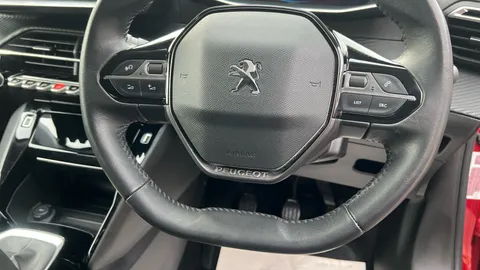 PEUGEOT 2008 1.2 PureTech 130 Allure Premium