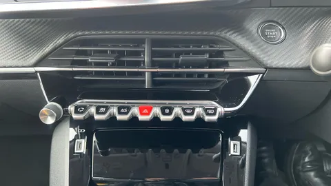 PEUGEOT 2008 1.2 PureTech 130 Allure Premium