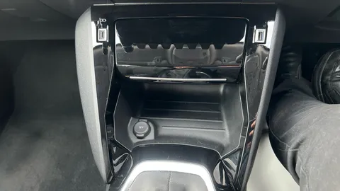 PEUGEOT 2008 1.2 PureTech 130 Allure Premium