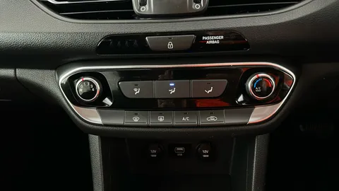 HYUNDAI I30 1.0T GDi SE Connect DCT