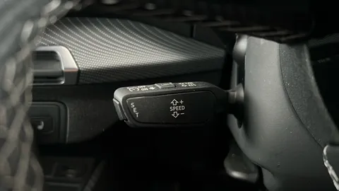 AUDI Q2 30 TFSI S Line