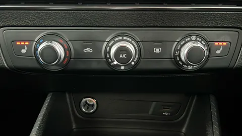 AUDI Q2 30 TFSI S Line